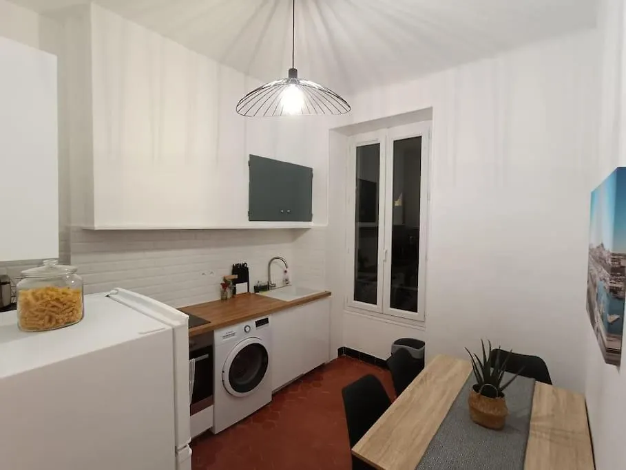 {O Petits Docks} * Proche Centre Apartment Marseille