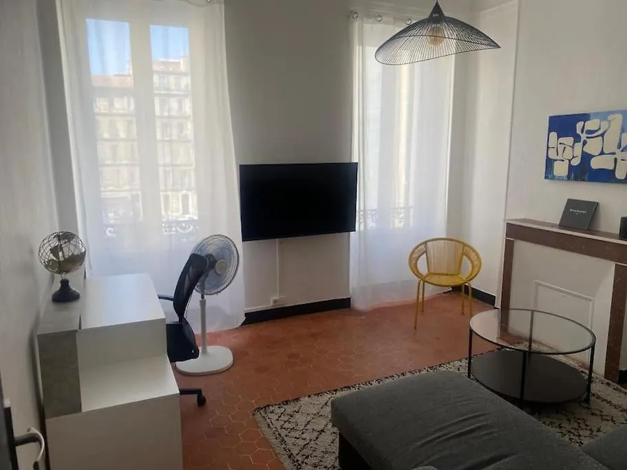 {O Petits Docks} * Proche Centre Apartment Marseille